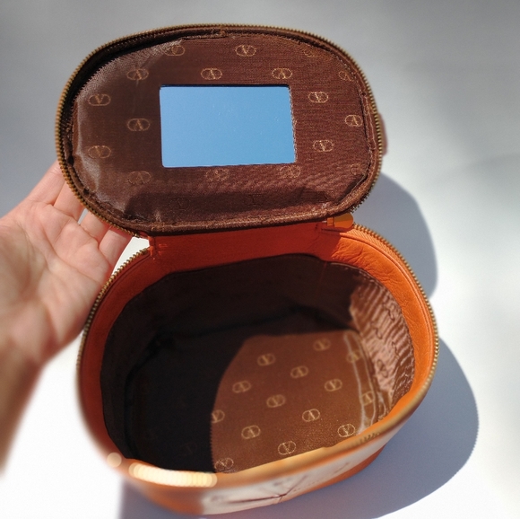 Vintage Valentino vanity case - Picture 13 of 14
